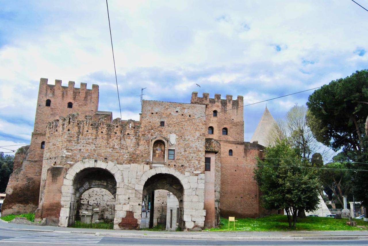 Famiglia Poggi, The Flying Hippo Apartment Roma Exterior foto