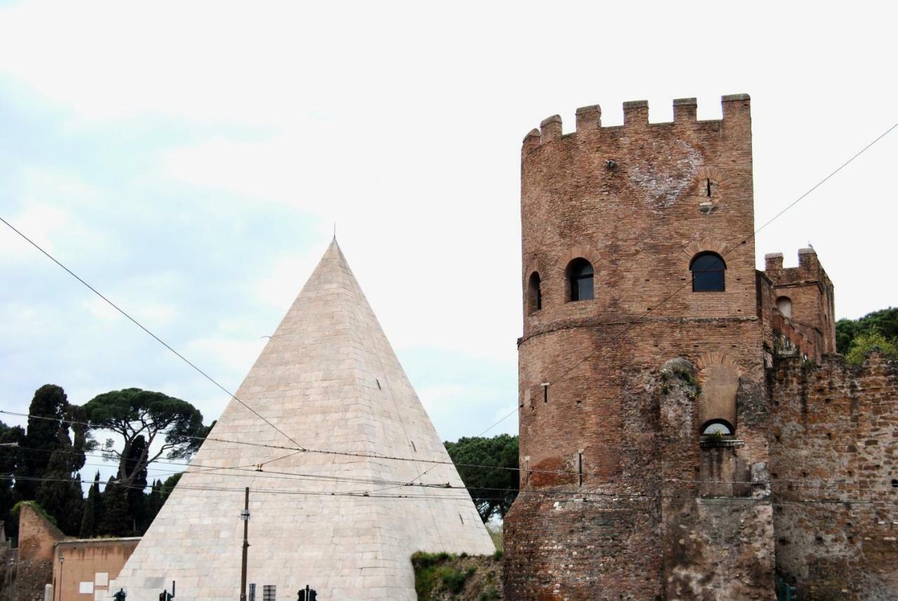 Famiglia Poggi, The Flying Hippo Apartment Roma Exterior foto
